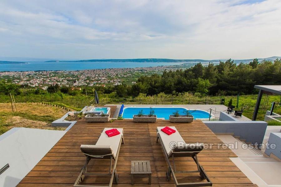 Modern newly built villa with pool, for sale