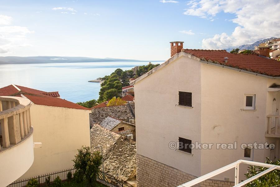 Appartamento con due camere da letto con vista mare parziale, in vendita