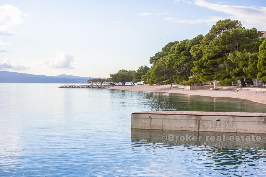 Appartamento con due camere da letto con vista mare parziale, in vendita