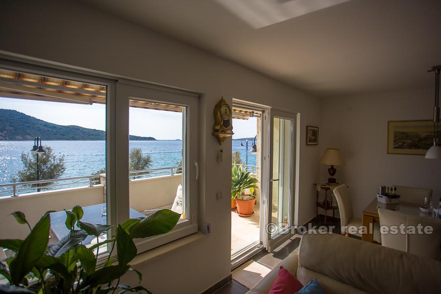 Maison en pierre, front de mer, à vendre