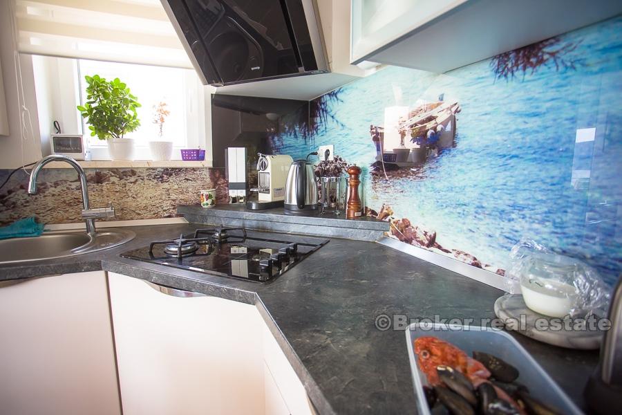 Maison en pierre, front de mer, à vendre