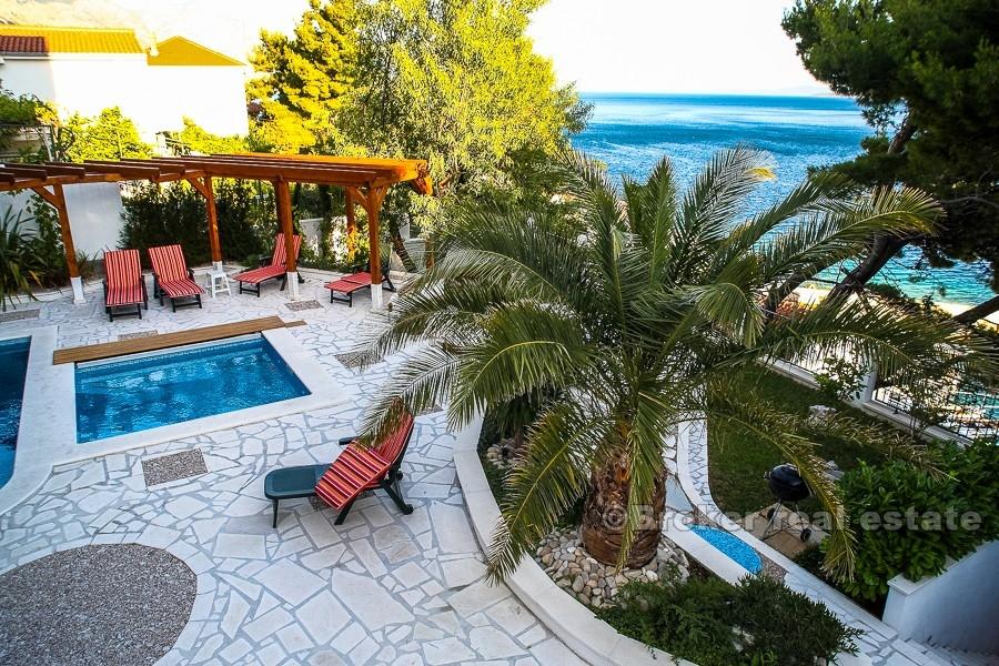 Villa con piscina, in vendita