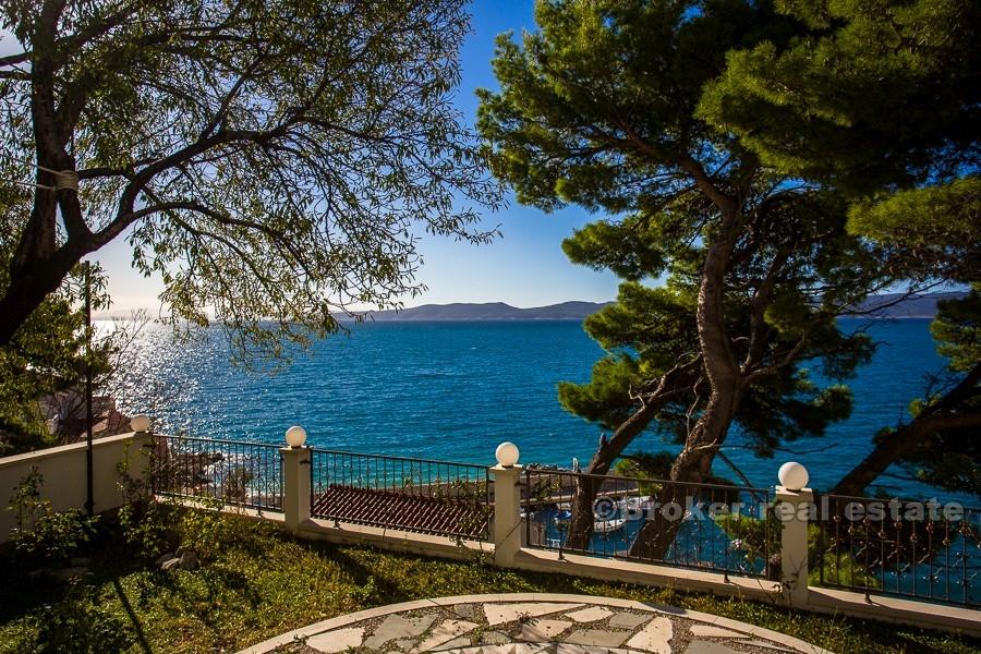 Villa con piscina, in vendita