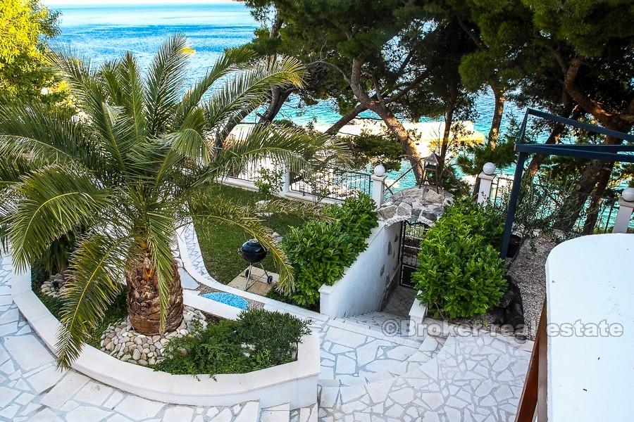 Villa con piscina, in vendita