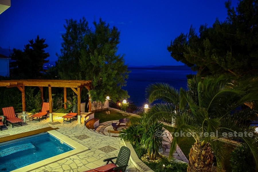 Villa con piscina, in vendita