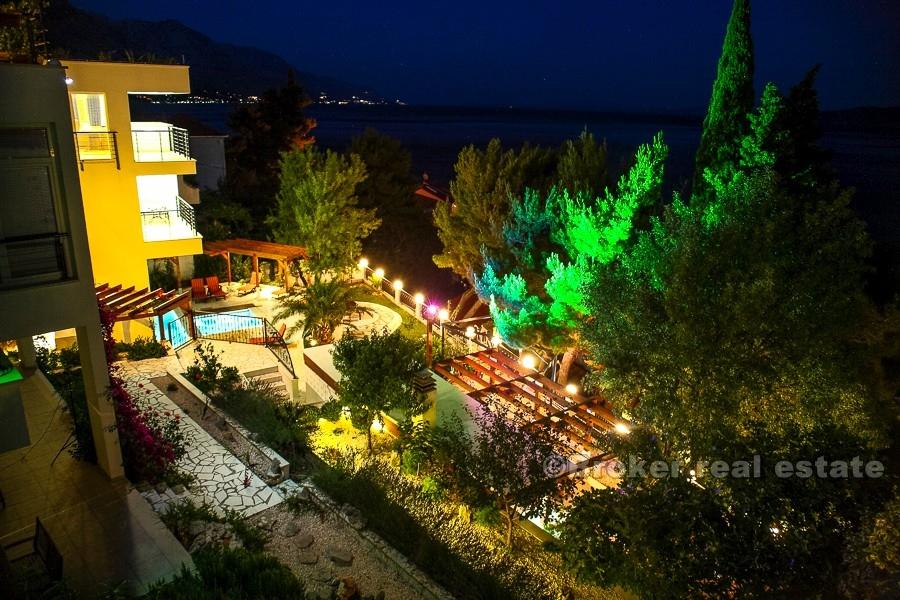 Villa con piscina, in vendita