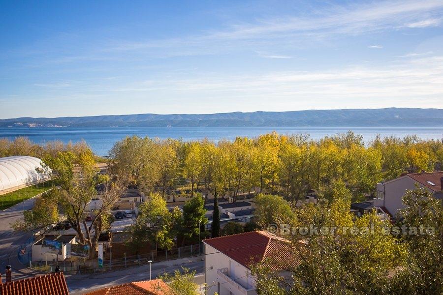 Zemljište s pogledom na more, na prodaju