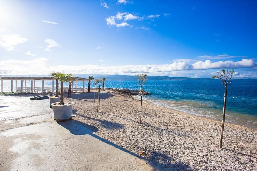 Building plot by the beach, for sale