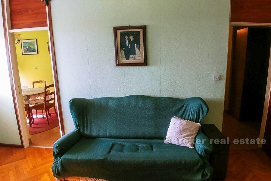 Apartment in Sucidar with sea view, for sale