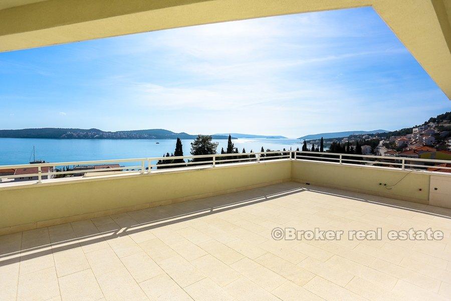 Penthouse an der Trogir Riviera zu verkaufen
