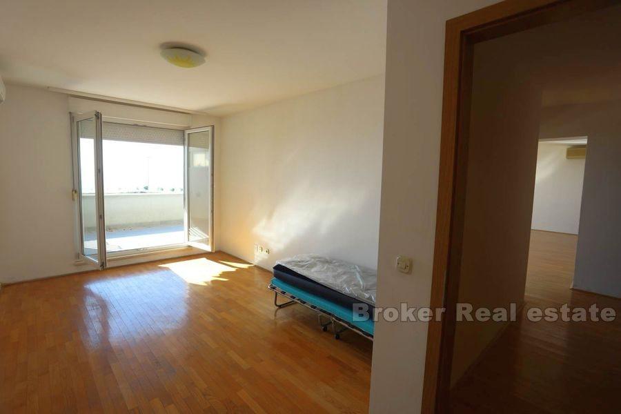 Znjan, to soverom leilighet ved sjøen