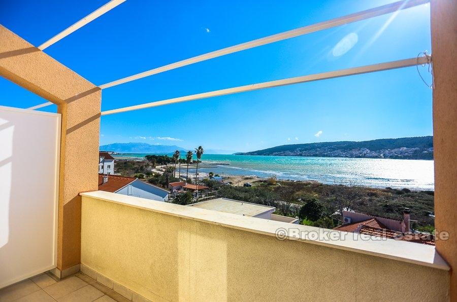 Business building in Trogir, on sale