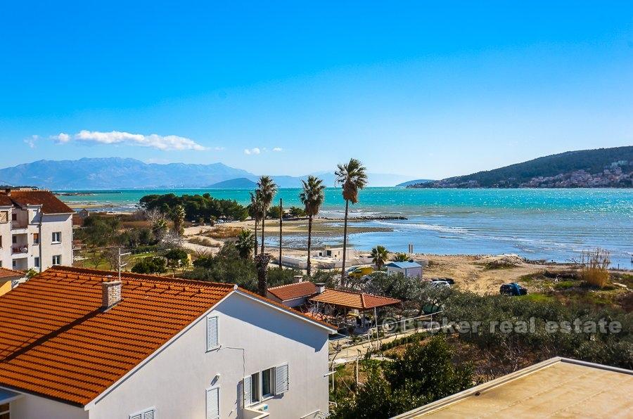 Bâtiment d'affaires à Trogir, en vente