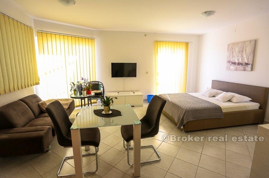 Bâtiment d'affaires à Trogir, en vente