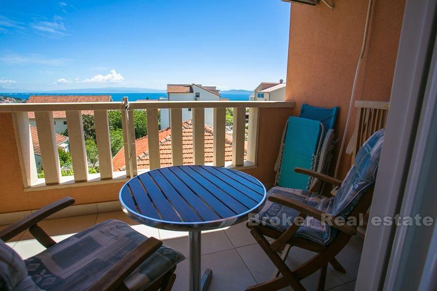 Bel appartement de deux chambres avec vue sur la mer
