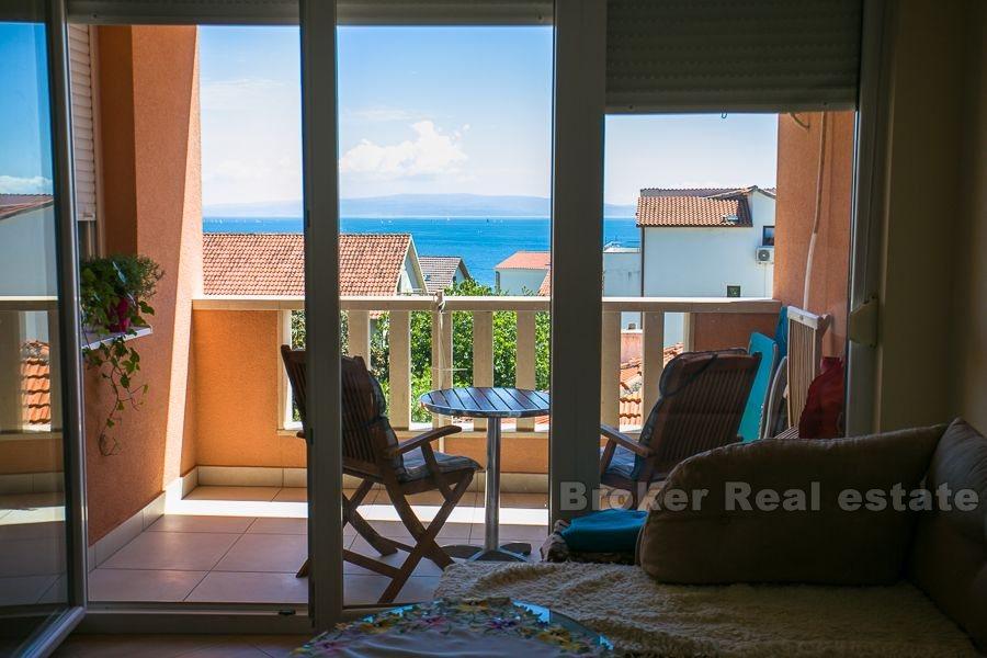 Bel appartement de deux chambres avec vue sur la mer