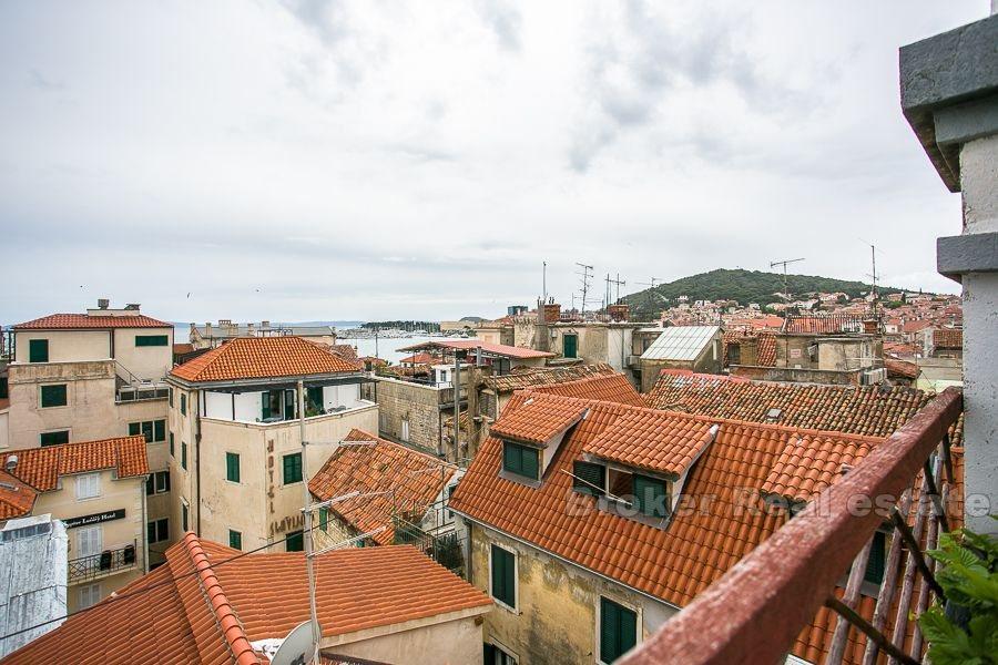 Center, attractive apartment in heart of Diocletian's palace