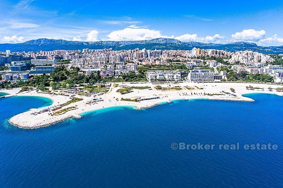 Trzypokojowy apartament w nowym budynku w Znjan, sprzedaż