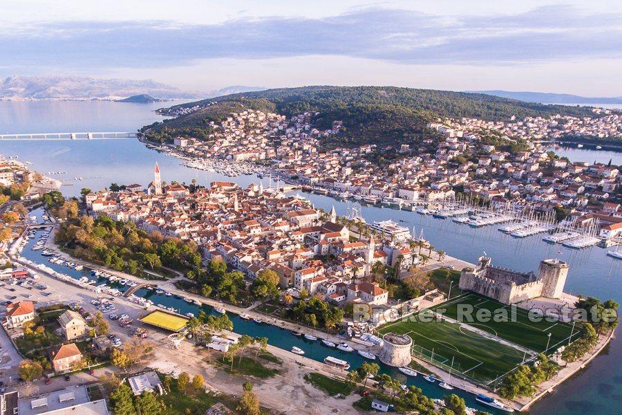 Renovirana kamena kuća, na prodaju