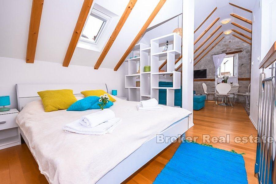 Renovert steinhus, til salgs