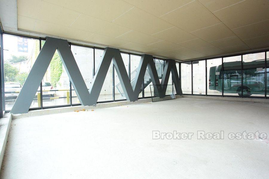 Obchodní prostory v přízemí