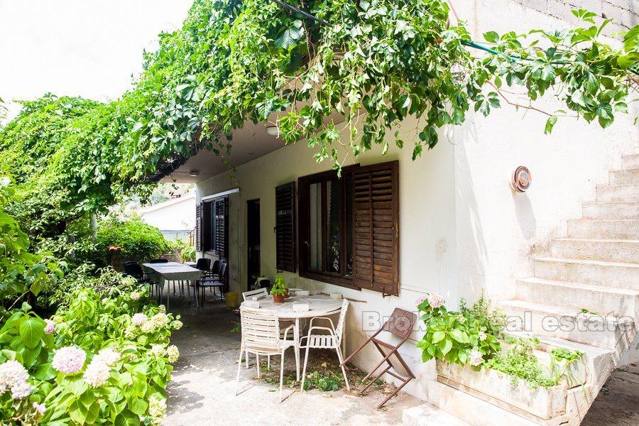 Niedokończony dom z widokiem na morze, na sprzedaż