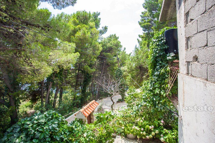 Oavslutat hus med havsutsikt, till salu