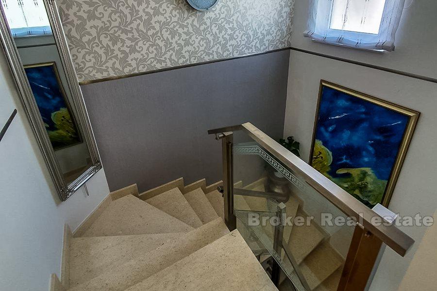 Na sprzedaż atrakcyjny apartament z 3 sypialniami, Podstrana