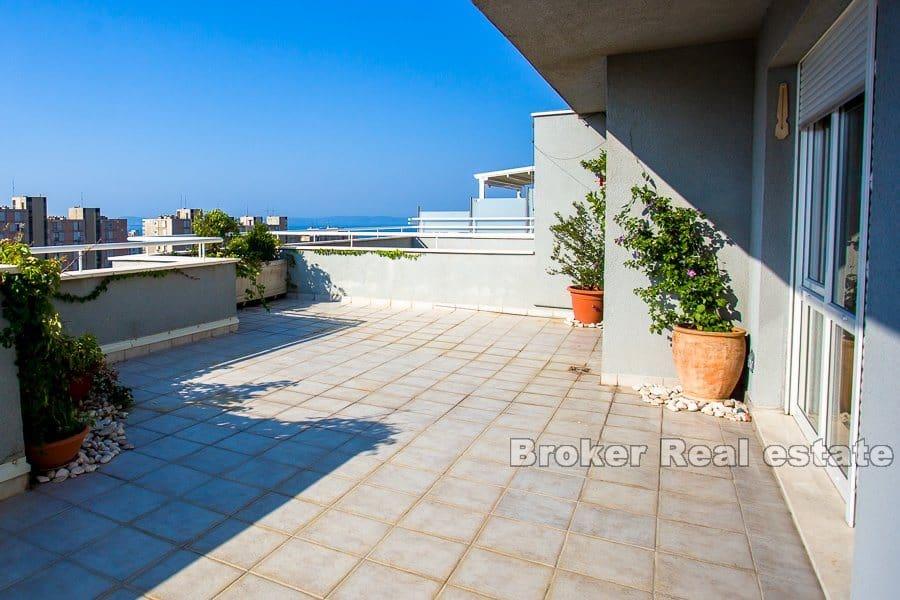 Penthouse z widokiem na morze, na sprzedaż