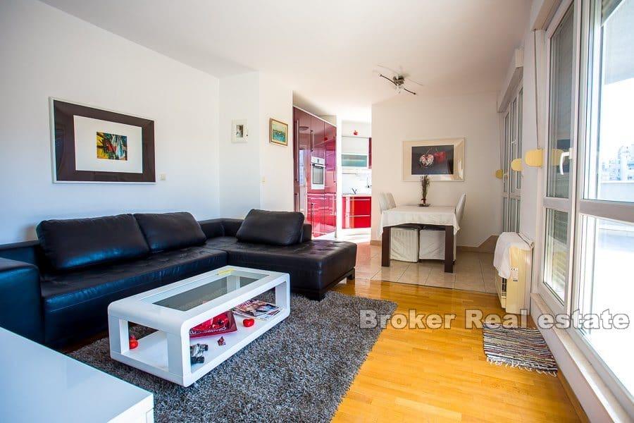 Penthouse z widokiem na morze, na sprzedaż