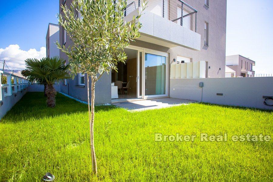 Modern apartment with sea view, for rent