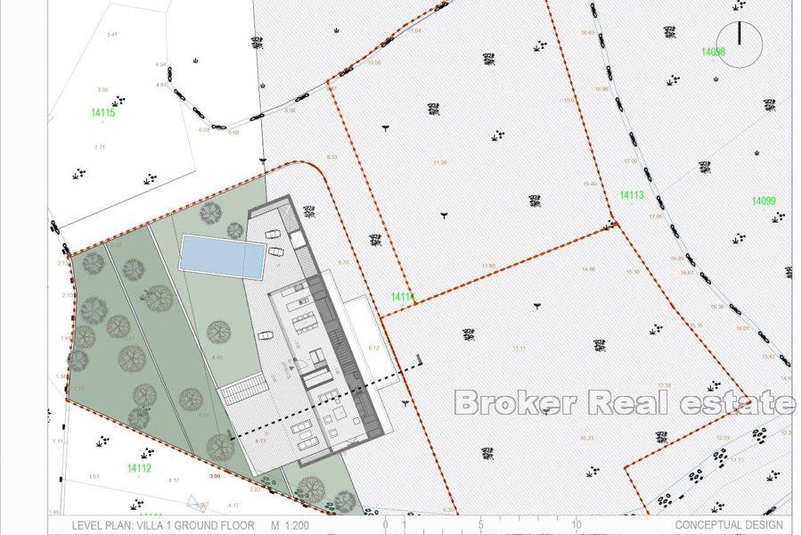 Terra attraente prima fila al mare