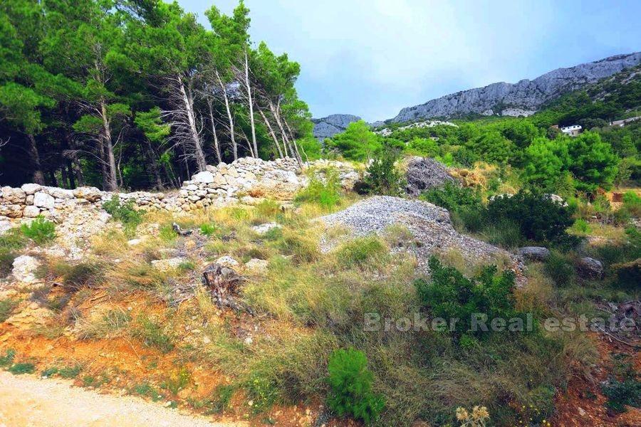 Terrain à bâtir sur la Riviera d'Omis, première rangée de la mer