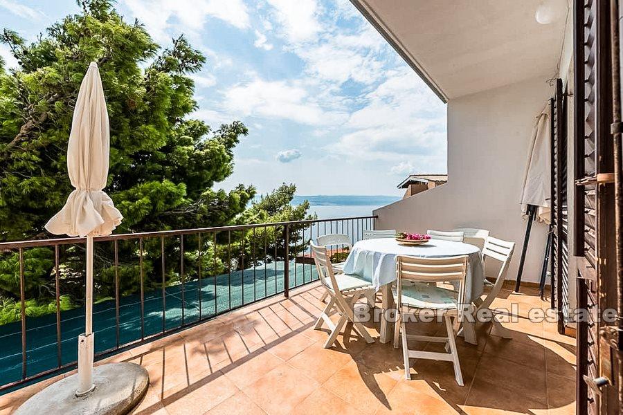 Casa indipendente con eccellente vista mare, in vendita