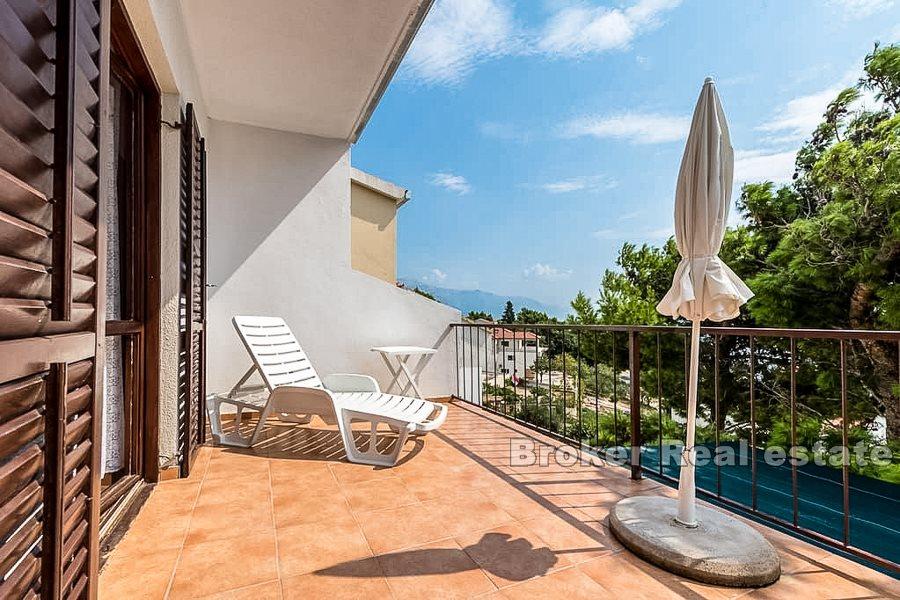 Casa indipendente con eccellente vista mare, in vendita