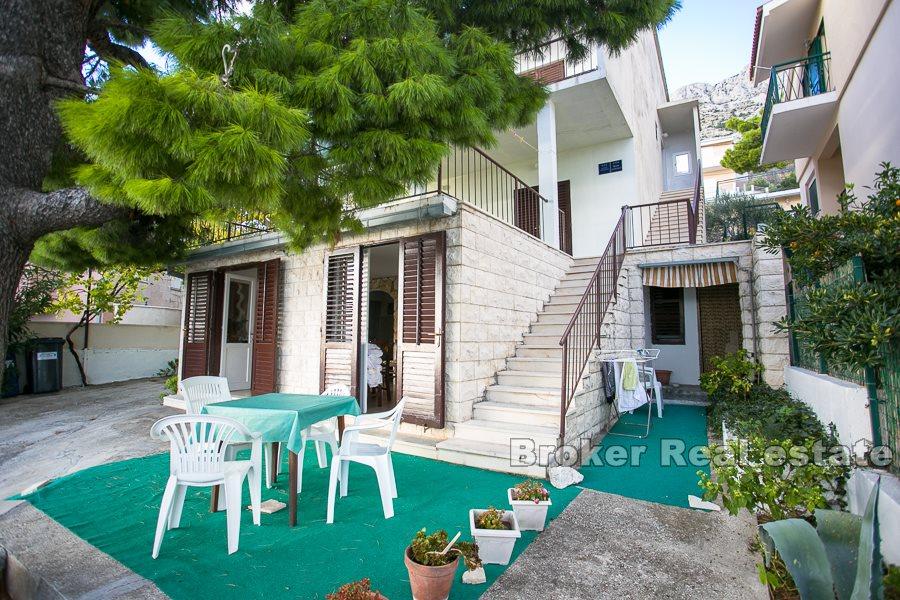 Casa indipendente con eccellente vista mare, in vendita