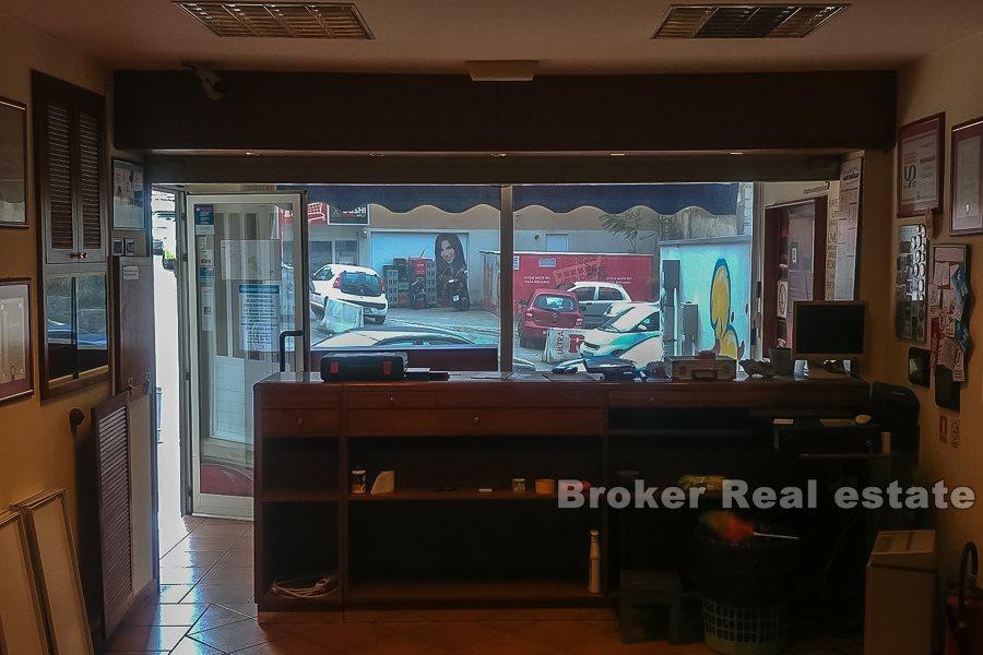 Locale commerciale, centro di Spalato, in vendita