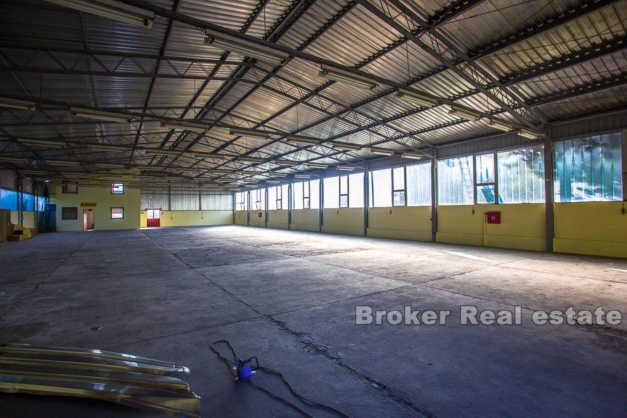 Większa działka budowlana, na sprzedaż