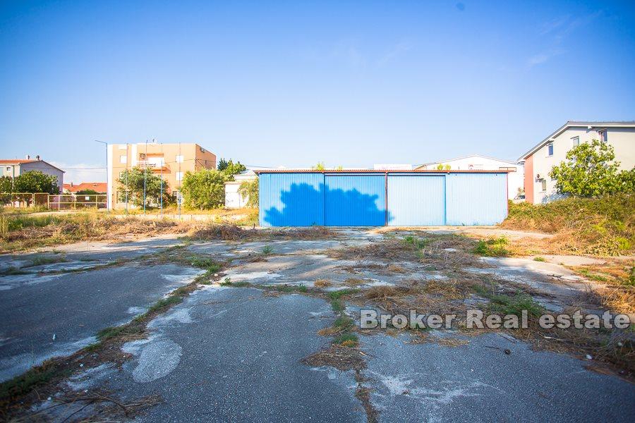 Większa działka budowlana, na sprzedaż