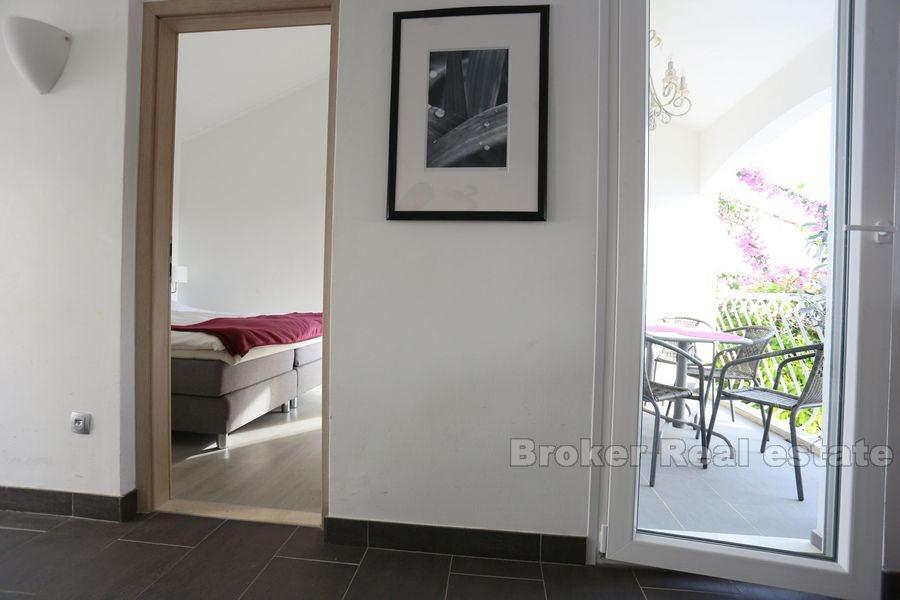 Podstrana, odnowione mieszkanie z dwiema sypialniami