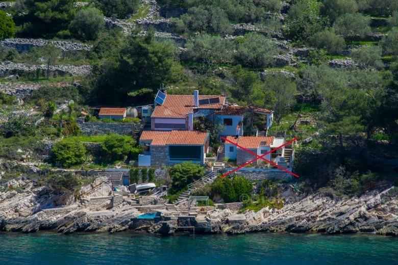 House by the sea, for sale