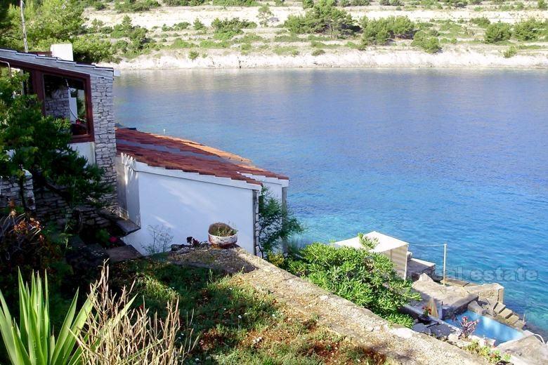 Casa in riva al mare, in vendita