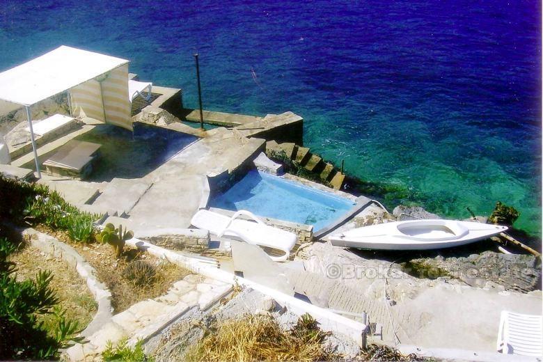 Casa in riva al mare, in vendita