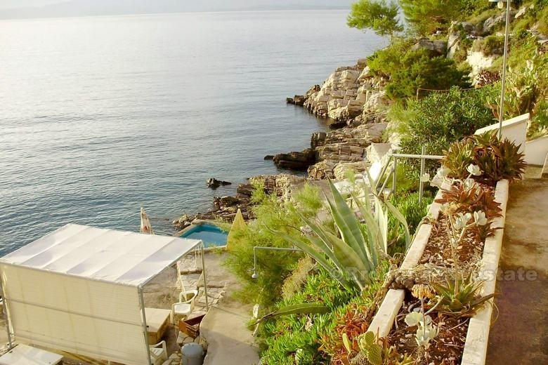 Casa in riva al mare, in vendita