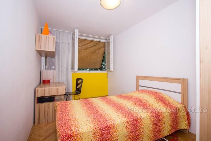 Appartamento trilocale vicino al centro della città, in vendita