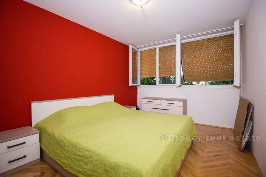 Appartamento trilocale vicino al centro della città, in vendita