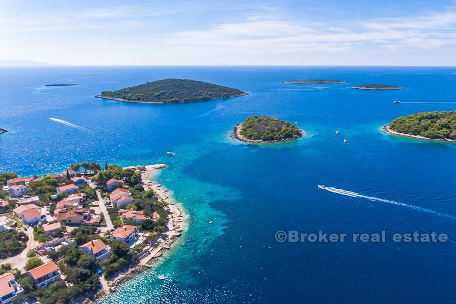 Building land with a beautiful view of the sea, for sale