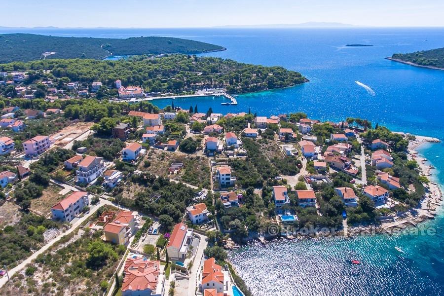 Building land with a beautiful view of the sea, for sale