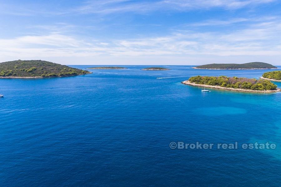 Building land with a beautiful view of the sea, for sale