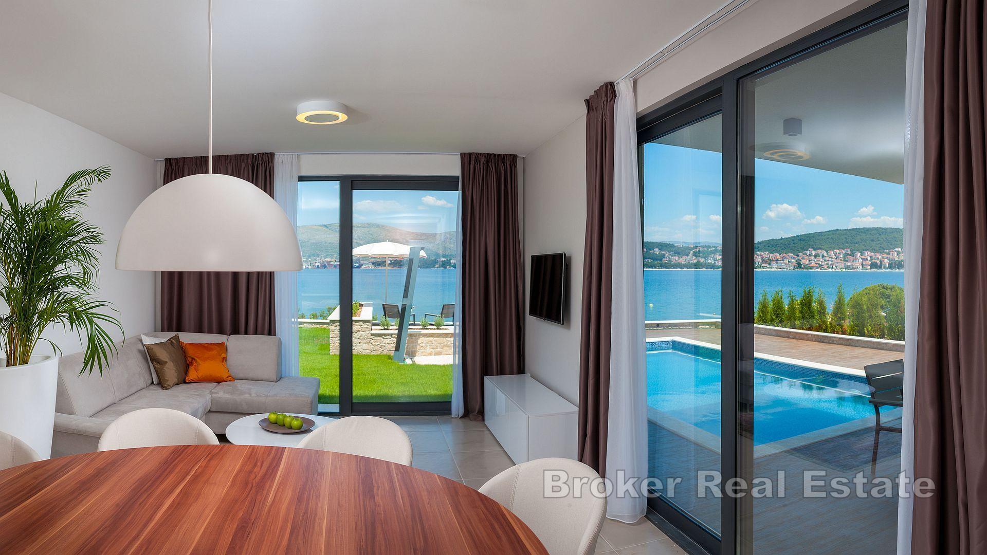 Lyxvilla, andra raden från havet